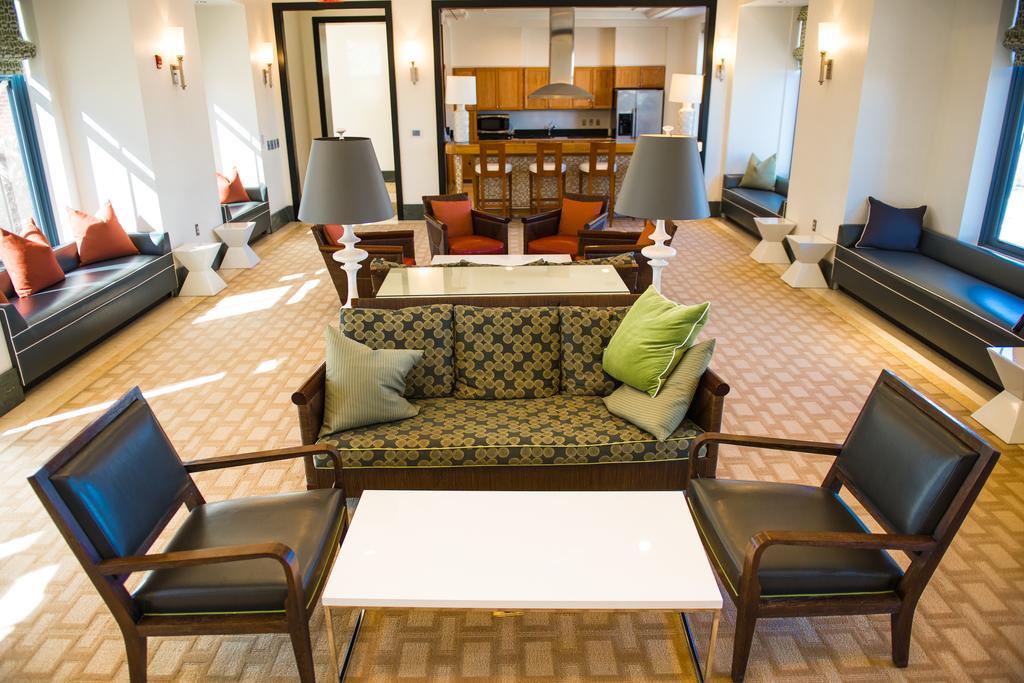 Crystal Quarters Corporate Housing At The Gramercy Arlington Rum bild